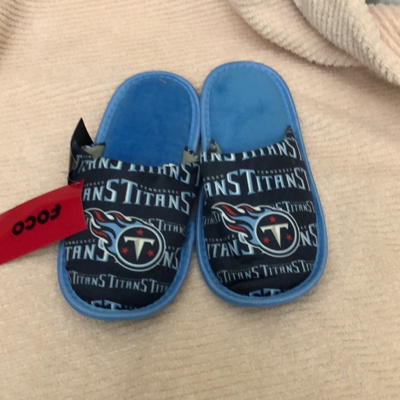 NWT NFL FOCO TITANS KIDS SLIPPERS,size kids X-Large (7-8). - Picture 3 of 5
